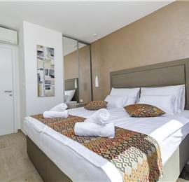 5 bedroom beachfront villa with heated pool near Omis, sleeps 9